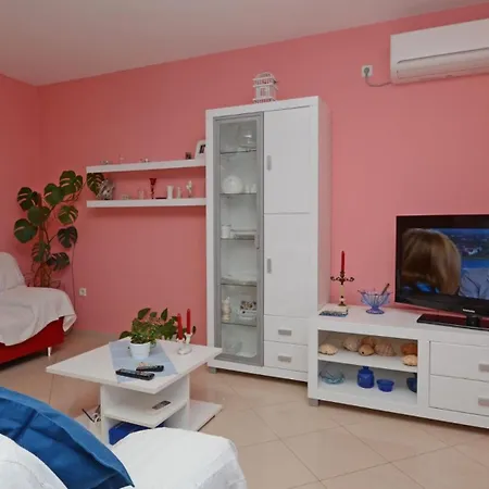 Vila Waterfront House Kata By Guide *