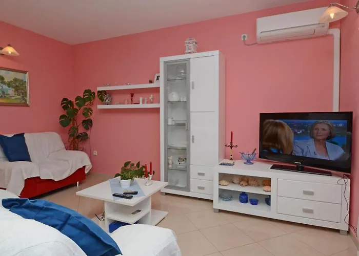 Vila Waterfront House Kata By Guide *