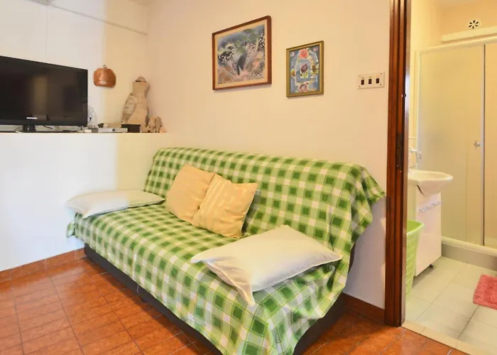Villa Waterfront House Kata By Guide *